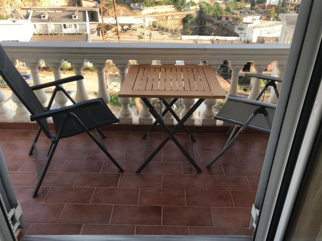 Stunning Sea View Apartments Саранда Экстерьер фото
